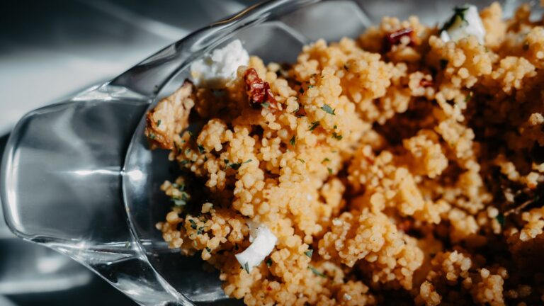 Temps de cuisson du couscous complet : durée et conseils de préparation