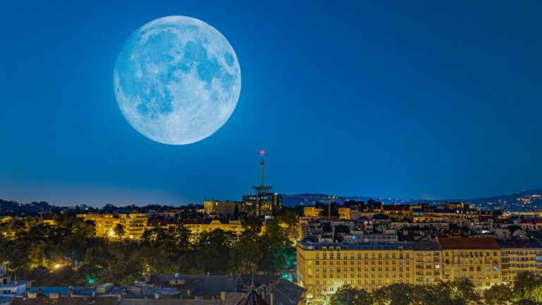 Tout savoir sur la lune rose en 2026 et son impact astronomique